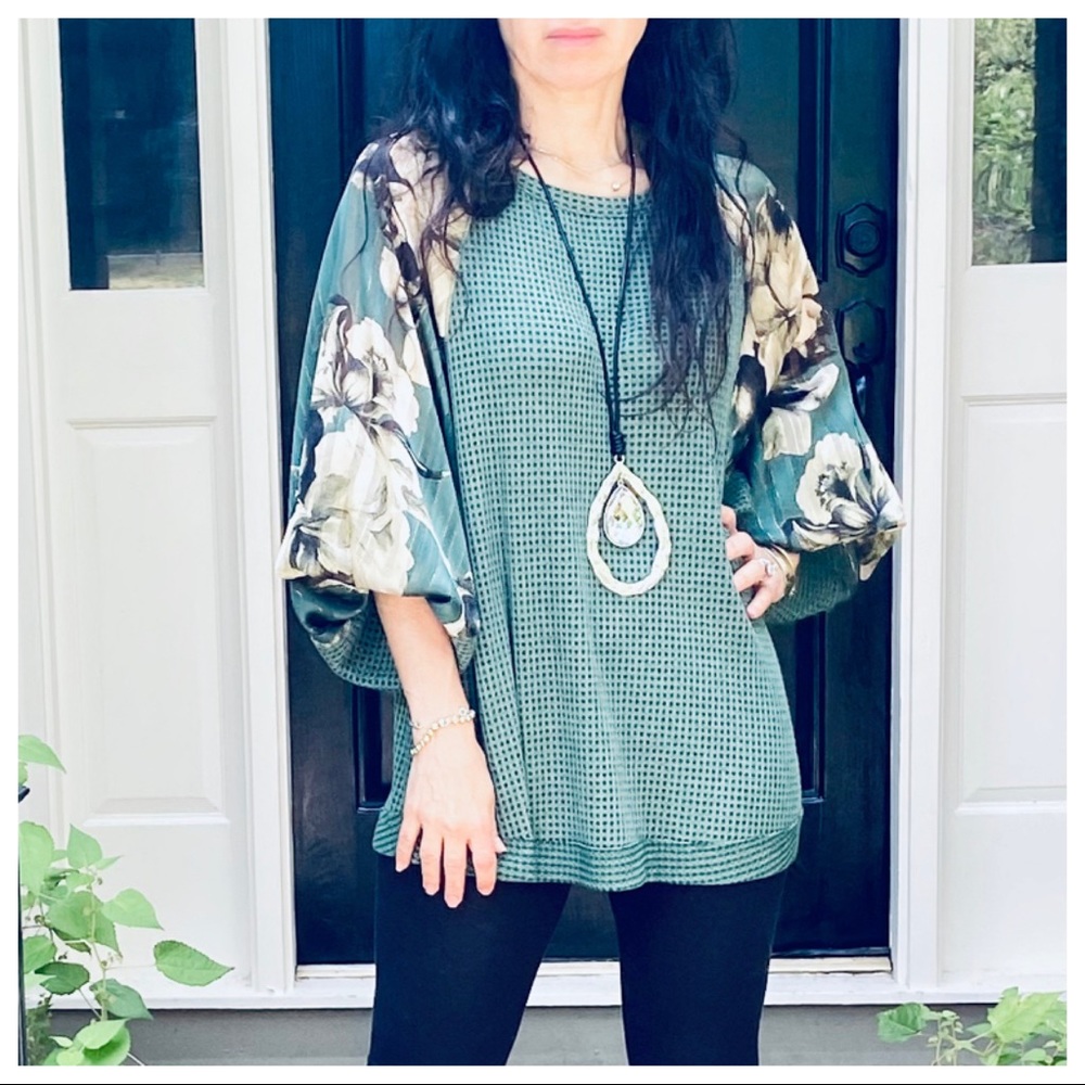Solid waffle knit mix and matched boxy chic top - Picture 2 of 13